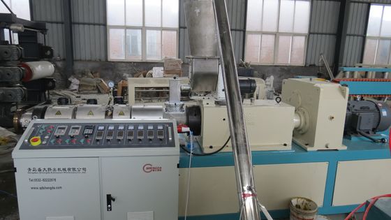 PE Perforated Plum Blossom Grille Tubes Dengan 7 Atau 9 Lubang Mesin Extruder Pipa Kabel Komunikasi