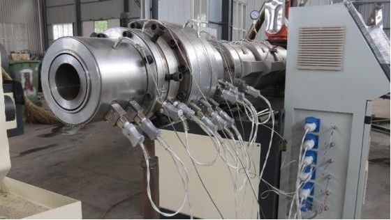 Efisiensi Tinggi Plastik Saluran Listrik Pipa PVC Mesin Pembuat Garis Ekstrusi