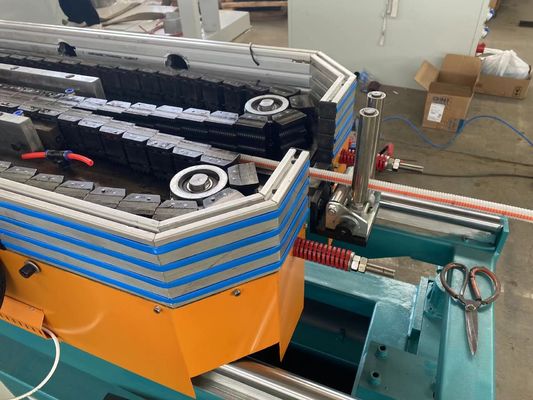 PP PE PVC PA Dinding Tunggal Mesin Extruder Pipa Bergelombang Sekrup Tunggal