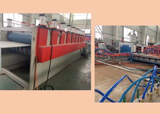PP Hollow Cross Lembaran Plastik Garis Ekstrusi Tipe Integral Extruder