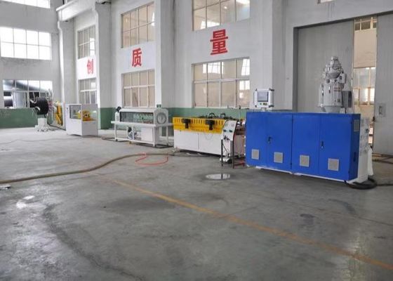 Mesin Pipa Bergelombang Sekrup Dinding Tunggal 75mm 33L / D Garis Ekstrusi
