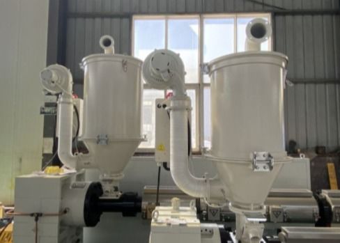 63mm 120-220kg / jam Pasokan Gas Mesin Extruder Pipa PE Sekrup Tunggal