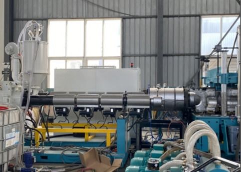 200-250 kg / jam PE / HDPE / PVC Garis Ekstrusi Pipa Bergelombang Dinding Ganda